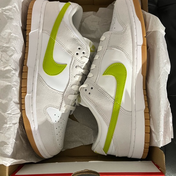 Women’s Nike dunk low size 11 1/2 - Picture 4 of 5